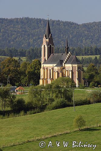 Lutowiska, Kościół murowany pw św. Stanisława Biskupa, wybudowany w stylu neogotyckim w latach 1911 - 1913, Bieszczady szlak turystyczny 'Trzy kultury'