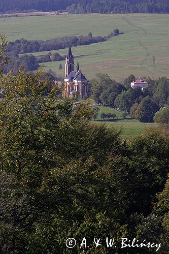 Lutowiska, Kościół murowany pw św. Stanisława Biskupa, wybudowany w stylu neogotyckim w latach 1911 - 1913, Bieszczady szlak turystyczny 'Trzy kultury'