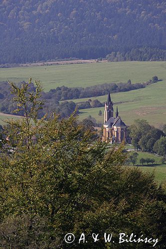 Lutowiska, Kościół murowany pw św. Stanisława Biskupa, wybudowany w stylu neogotyckim w latach 1911 - 1913, Bieszczady szlak turystyczny 'Trzy kultury'