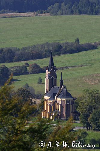 Lutowiska, Kościół murowany pw św. Stanisława Biskupa, wybudowany w stylu neogotyckim w latach 1911 - 1913, Bieszczady szlak turystyczny 'Trzy kultury'