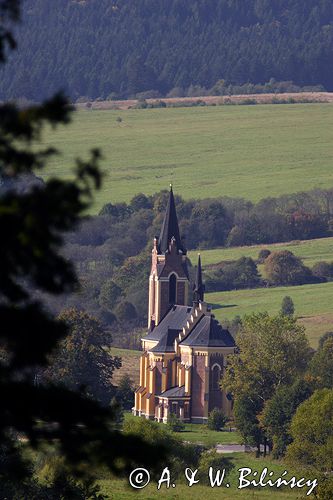 Lutowiska, Kościół murowany pw św. Stanisława Biskupa, wybudowany w stylu neogotyckim w latach 1911 - 1913, Bieszczady szlak turystyczny 'Trzy kultury'