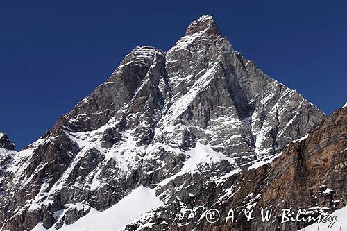 szczyt Matterhorn, po włosku Cervino, ośrodek narciarski Breuil-Cervinia, Włochy