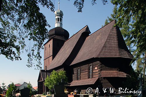 Michalice zabytkowy kościół drewniany z 1614 roku/wieża 1730/, powiat Namysłów