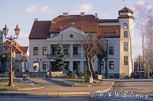 Mikołajki na Mazurach, centrum miasta, szlak Wielkich Jezior Mazurskich. Jedno z najpopularniejszych miejsc żeglarskich.