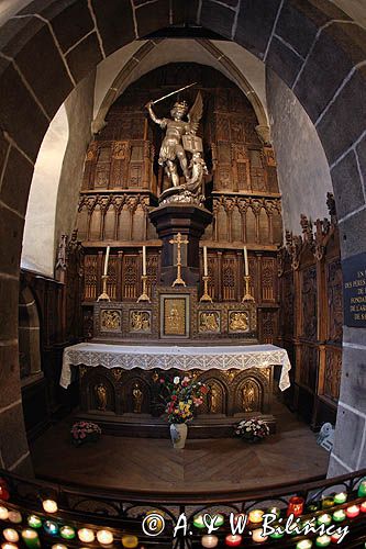 Klasztor Mont St. Michel, Normandia / Bretania, Francja, kaplica z figurą św Michała