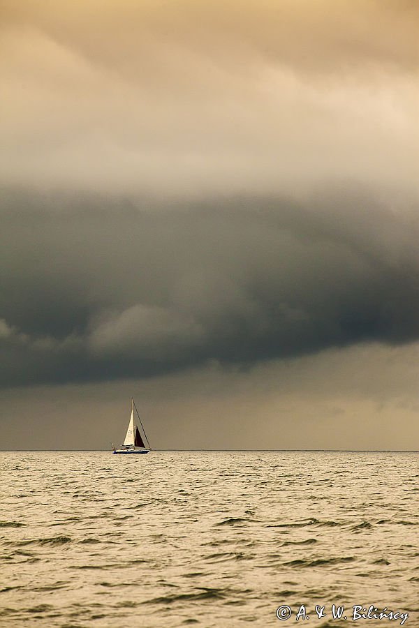 jacht na morzu przed burzą, Bałtyk