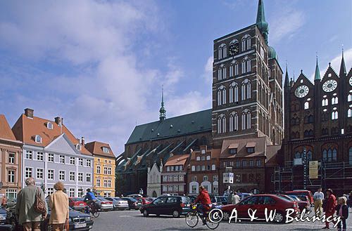 Niemcy Stralsund St. Nikolaikirche kościół św. Mikołaja i stary rynek