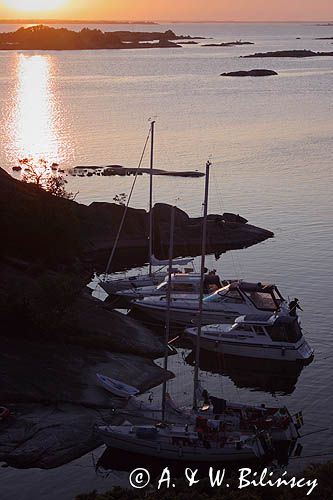jachty w archipelagu Norrpada, szkiery koło Sztokholmu, Szwecja