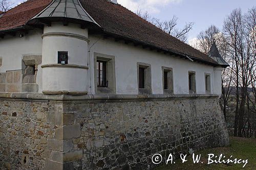 Nowy Wiśnicz, zamek,bastion i mury obronne, Pogórze Wiśnickie