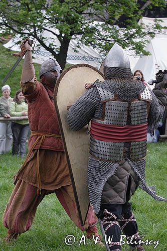 Ogrodzieniec, V Najazd Barbarzyńców, pojedynek