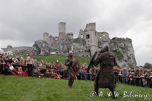 Ogrodzieniec, V Najazd Barbarzyńców, pojedynek