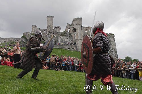 Ogrodzieniec, V Najazd Barbarzyńców, pojedynek