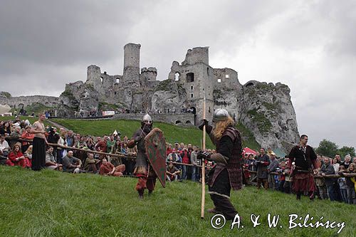 Ogrodzieniec, V Najazd Barbarzyńców, pojedynek