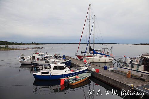 port jachtowy przy wyspie Outoori, Finlandia, Zatoka Botnicka