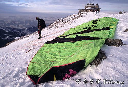 Kasprowy Wierch paralotniarz