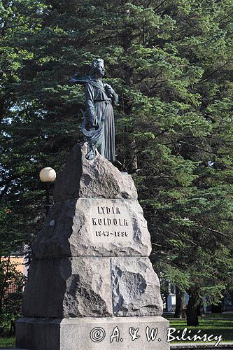 pomnik Lydii Koidula w Parnu, Parnawa, Estonia Lydia Koidula monument in Parnu, Estonia