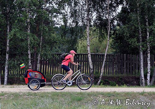 na rowerze w Pavilosta, Łotwa on bicycle in Pavilosta village, Latvia