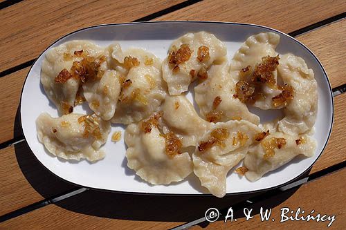 pierogi / ruskie, z mięsem, z kapustą i grzybami /