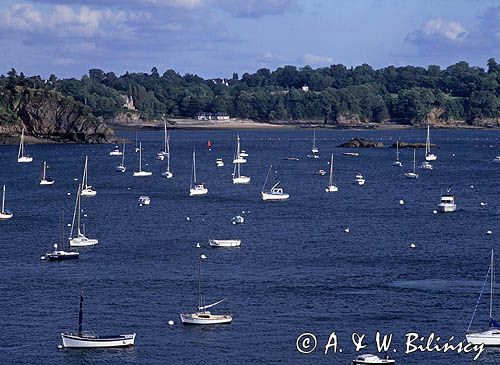 Port Pere w Bretanii między St. Servan i Dinard okolice St. Malo