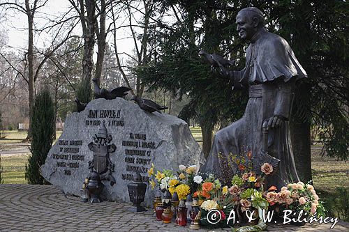 Rabka, pomnik Jana Pawła II w parku Zdrojowym