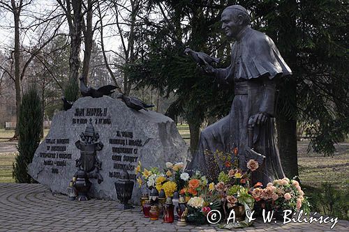 Rabka, pomnik Jana Pawła II w parku Zdrojowym