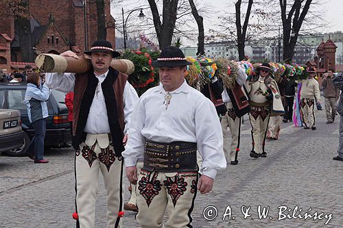 Rabka, palmy wielkanocne, Niedziela Palmowa, kościół pw św Marii Magdaleny