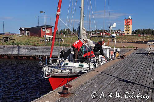 w porcie, wyspa Rodkallen, Archipelag Lulea, Szwecja, Zatoka Botnicka