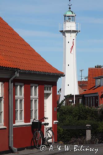 Zaułek i Latarnia morska w Ronne, Bornholm, Dania