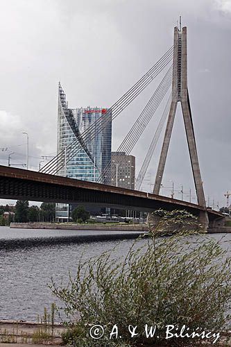 Ryga, nowoczesna Ryga, Most Vansu, dawniej Gorkija nad Daugawą, Dźwiną, Łotwa