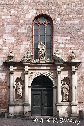 Ryga, wejście do kościoła św. Piotra, Sv. Peterbaznica, portal, Stare Miasto, Łotwa