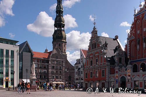 Ryga, plac Ratuszowy, kościół św. Piotra, Dom Bractwa Czarnogłowych, Strelnieku Laukums, Melngalvju nams, Sv. Peter baznica, Stare Miasto, Łotwa