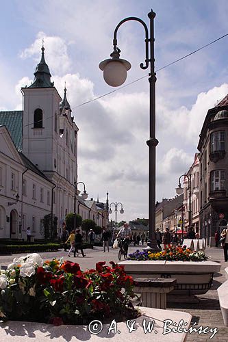 Rzeszów, kościół św. Krzyża, studencki, ulica 3 Maja, deptak