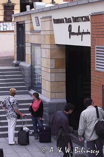 Rzeszów, wejście do trasy podziemnej na Rynku