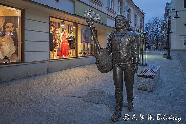 Rzeszów, ulica 3 Maja, deptak, pomnik Tadeusza Nalepy