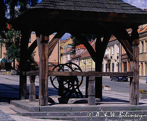 Sandomierz, studnia na Rynku, Polska