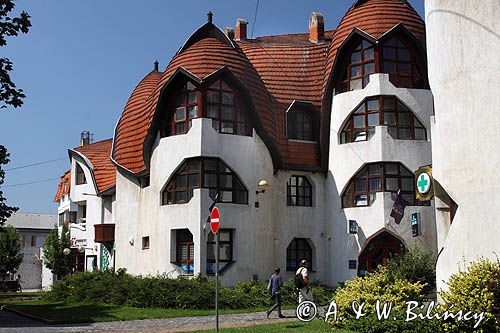 Sarospatak, budynki modernistyczne, zaprojektowane przez Imre Makovecza, Węgry