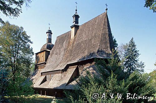 Sękowa zabytkowy kościół z XVI wieku / lista Unesco/