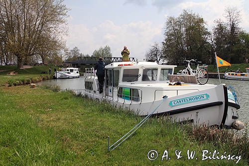 Postój w Serignac sur Garonne, Penichette, Canal de Garonne, Gaskonia, Francja