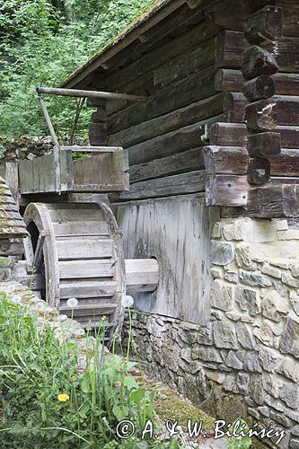 Sanok, skansen, młyn wodny, turbina