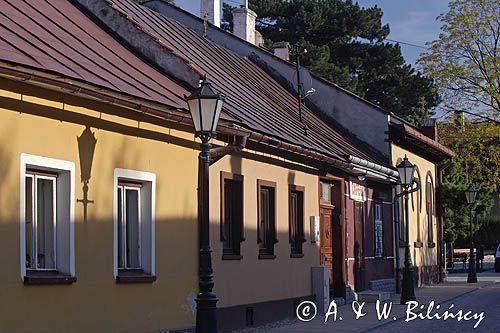 Stary Sącz, uliczka z latarnią uliczną