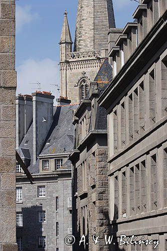 St. Malo, kamienice i katedra St. Vincent, Bretania, Francja