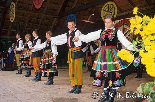 strój łowicki, zespół folklorystyczny z Przemyśla, festiwal folkloru w Sanoku