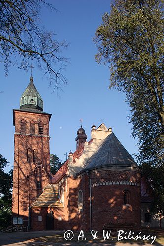 Strońsk zabytkowy romański kościół z XIII wieku pod wezwaniem św. Urszuli