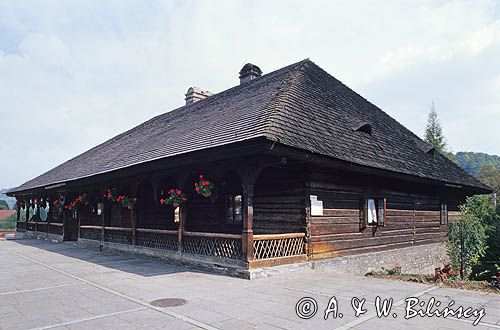 Sucha Beskidzka, rynek, karczma Rzym, Beskid Makowski