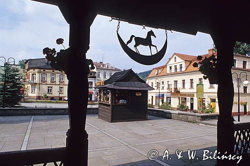 Sucha Beskidzka, rynek, widok z karczmy Rzym, Beskid Makowski