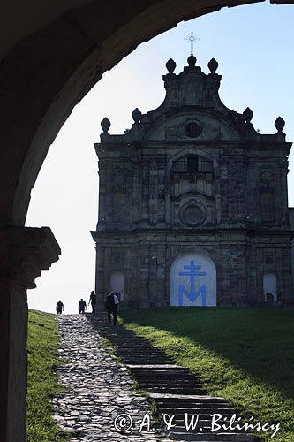 Święty Krzyż, Łysa Góra, Łysogóry, Góry Świętokrzyskie, Świętokrzyski Park Narodowy, kielecczyzna, Sanktuarum Relikwi Krzyża Świętego