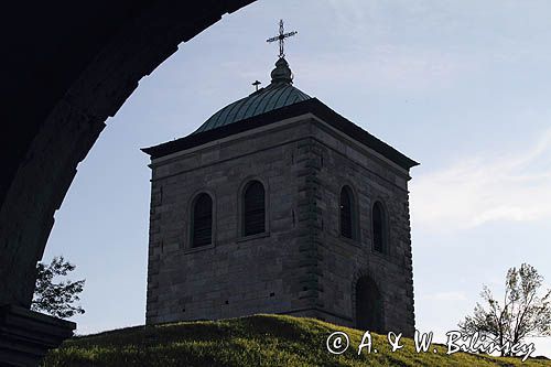 Święty Krzyż, Łysa Góra, Łysogóry, Góry Świętokrzyskie, Świętokrzyski Park Narodowy, kielecczyzna, Sanktuarum Relikwi Krzyża Świętego