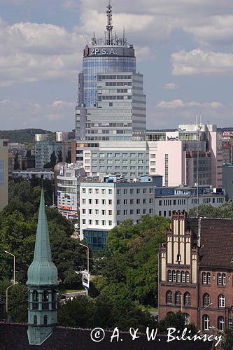 Szczecin, panorama z zamku Książąt Pomorskich, z Wieży Zegarowej, Kościół św. Piotra i św. Pawła, XV wiek i nowoczesne wieżowce