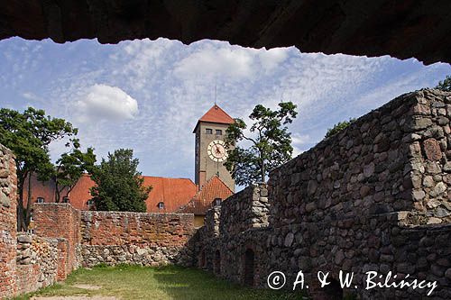 Szczytno, ruiny zamku i ratusz, Mazury