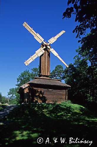 Sztokholm, zabytkowy wiatrak w Skansenie, Szwecja